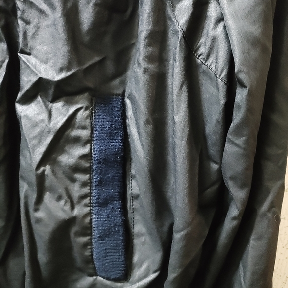 Thunderbird coupe Black Windbreaker with Ribbed Collar and Zipper Closure - Picture 5 of 13